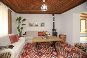 Predel za sedenje v nastanitvi Guest House Bashaj Village