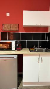 Galeriebild der Unterkunft Balnéo Blanche Porte - Arrivée autonome in Tourcoing + 23 Fotos