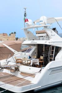 Fotografie z fotogalerie ubytování "ULTIMA" love boat v Bari