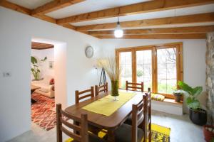 Predel za sedenje v nastanitvi Guest House Bashaj Village