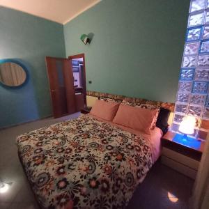 En eller flere senge i et værelse på Conti House