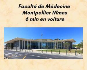 een foto van een gebouw met de wordsgraduate zijn melbourne monolithische mummies bij Maison La Casa Bianca Grabels Proche Montpellier in Grabels