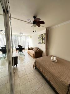 Ένα ή περισσότερα κρεβάτια σε δωμάτιο στο Firstline apartment Los Cristianos +29 φωτογραφίες