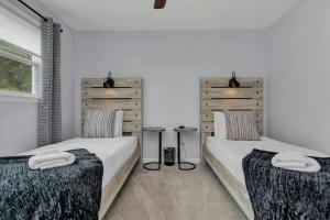 Ein Bett oder Betten in einem Zimmer der Unterkunft Robins Nest in WECO