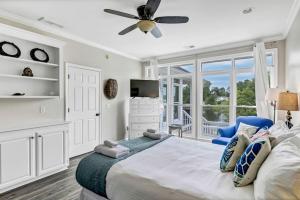 Ένα ή περισσότερα κρεβάτια σε δωμάτιο στο Murray Shores Getaway - Kayaks - Sea-Doo for Rent