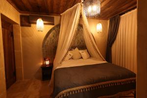 Ένα ή περισσότερα κρεβάτια σε δωμάτιο στο Alika Castle House