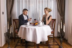 Hostia v ubytovaní Hotel Vila Livia