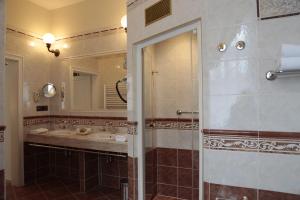 Kúpeľňa v ubytovaní Hotel Vila Livia