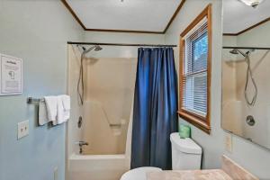 Ένα μπάνιο στο Lake Stay on Bedford Way +32 φωτογραφίες