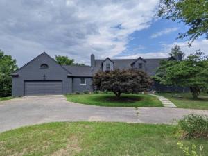 Το κτήριο όπου στεγάζεται  η παραθεριστική κατοικία