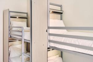 HI New York City Hostel客房内的一张或多张床位