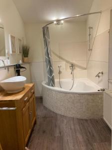 Ein Badezimmer in der Unterkunft Fewo-Eifelfroh