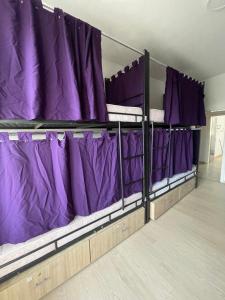 Voodi või voodid majutusasutuse NEWBORN comfort HOSTEL the biggest hostel of town with best location toas