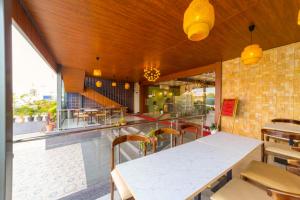 Posezení v ubytování Mystic Aero Hotel Near Bangalore International Airport