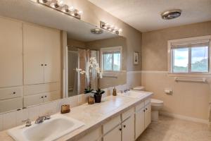 Gallery image of Perfect for Large Groups, Private Pool and Yard in Austin