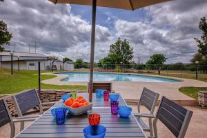 Gallery image of Perfect for Large Groups, Private Pool and Yard in Austin