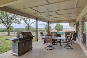 Gallery image of Perfect for Large Groups, Private Pool and Yard in Austin