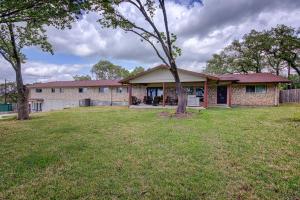 Gallery image of Perfect for Large Groups, Private Pool and Yard in Austin