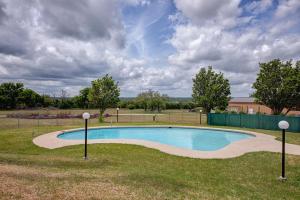 Gallery image of Perfect for Large Groups, Private Pool and Yard in Austin