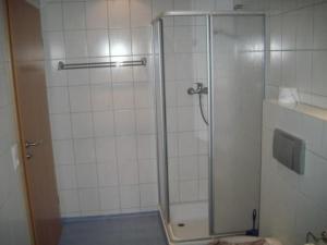 Koupelna v ubytování Ferienhaus in Altwarp Siedlung mit Terrasse und Grill