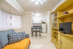 Dapur atau dapur kecil di Apto c/ 1Q 100m da Praia Central - BC - EDG403