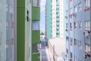 Kejiranan di persekitaran atau kejiranan dekat dengan apartmen
