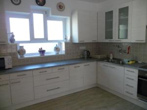 Fotografia z galérie ubytovania Komfortables Appartement mit privatem Pool v destinácii Balatonföldvár