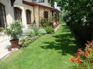 Fotografia z galérie ubytovania Komfortables Appartement mit privatem Pool v destinácii Balatonföldvár
