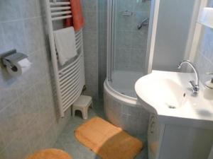 Fotografia z galérie ubytovania Komfortables Appartement mit privatem Pool v destinácii Balatonföldvár