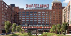 Το κτήριο όπου στεγάζεται  το διαμέρισμα