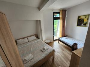 Postel nebo postele na pokoji v ubytování Hotel & Restaurant Ada + 37 fotografií