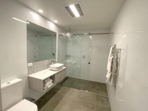 Elimatta Hotel的一间浴室