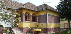 Fotografia z galérie ubytovania Ferienhaus in Döbrököz mit privatem Pool v destinácii Döbrököz