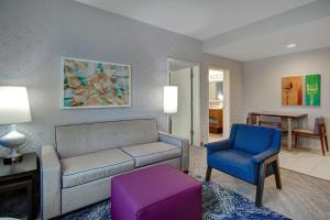 Posezení v ubytování Home2 Suites Dallas-Frisco