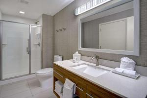 Koupelna v ubytování Home2 Suites Dallas-Frisco