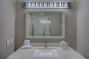 Koupelna v ubytování Home2 Suites Dallas-Frisco