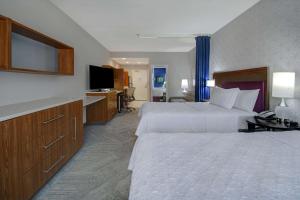 Postel nebo postele na pokoji v ubytování Home2 Suites Dallas-Frisco