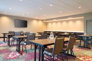 Home2 Suites By Hilton Clovis商务区和/或会议室