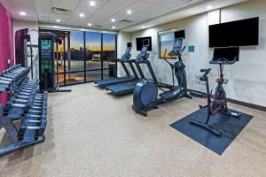 Fitness centrum a/nebo fitness zařízení v ubytování Home2 Suites By Hilton Weatherford