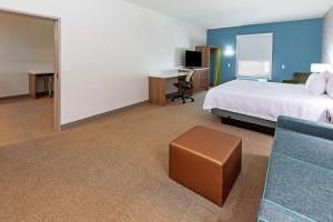 Postel nebo postele na pokoji v ubytování Home2 Suites By Hilton Weatherford
