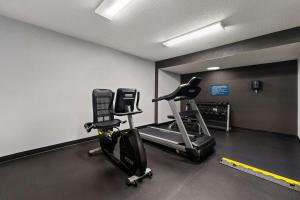 Fitness centrum a/nebo fitness zařízení v ubytování Econo Lodge