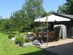 Fotografie z fotogalerie ubytování Große Wohnung in Curau mit Terrasse, Garten und Grill v destinaci Stockelsdorf
