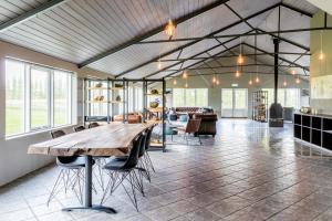 Un restaurant u otro lugar para comer en Litli Geysir Hotel