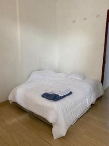 Katil atau katil-katil dalam bilik di Mini apartamento en Ayacucho