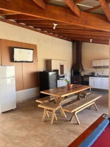 Kuchyň nebo kuchyňský kout v ubytování Recanto Olavinho