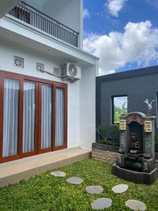 Bangunan di mana terletaknya vila ini