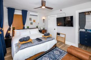 A bed or beds in a room at The 1888 Hotel