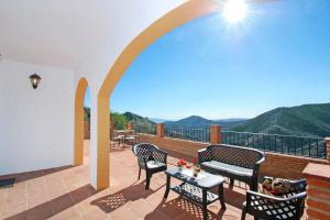 Gallery image of Villa José 2, beheizter Pool, Meerblick in Comares