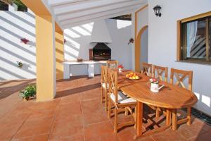 Gallery image of Villa José 2, beheizter Pool, Meerblick in Comares