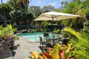 Πισίνα στο ή κοντά στο Villa Le Miramar Perfect for your Pooch Holiday